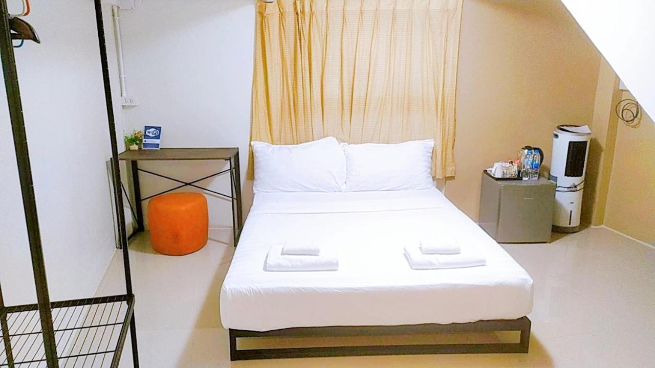 Phakdee Place Csanthaburi Szoba fotó